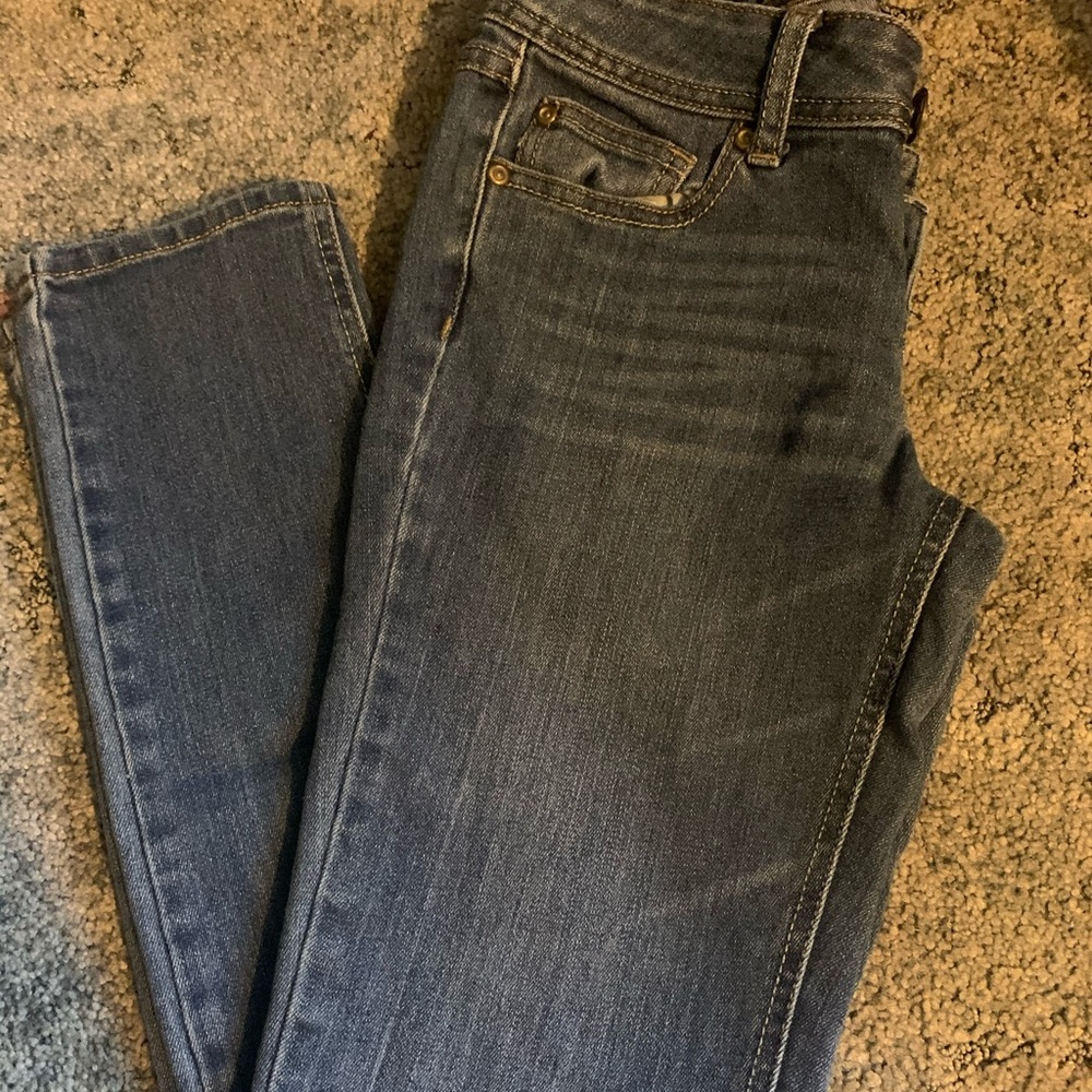 Blue skinny jeans